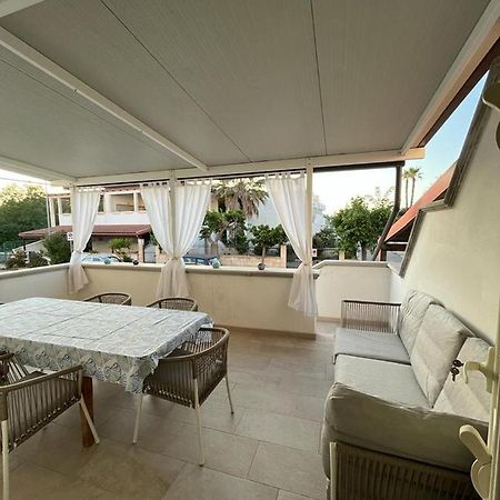 Villa Ticia A 100 Metri Dalla Spiaggia Con Parcheggio Privato Lido Marini Exterior foto