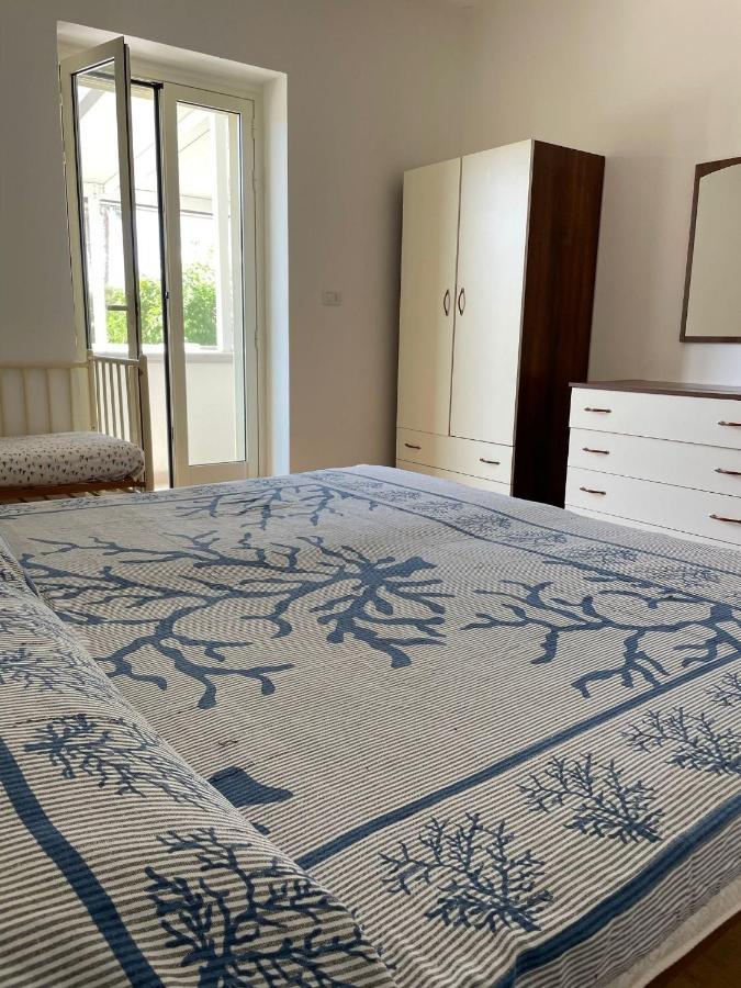 Villa Ticia A 100 Metri Dalla Spiaggia Con Parcheggio Privato Lido Marini Exterior foto